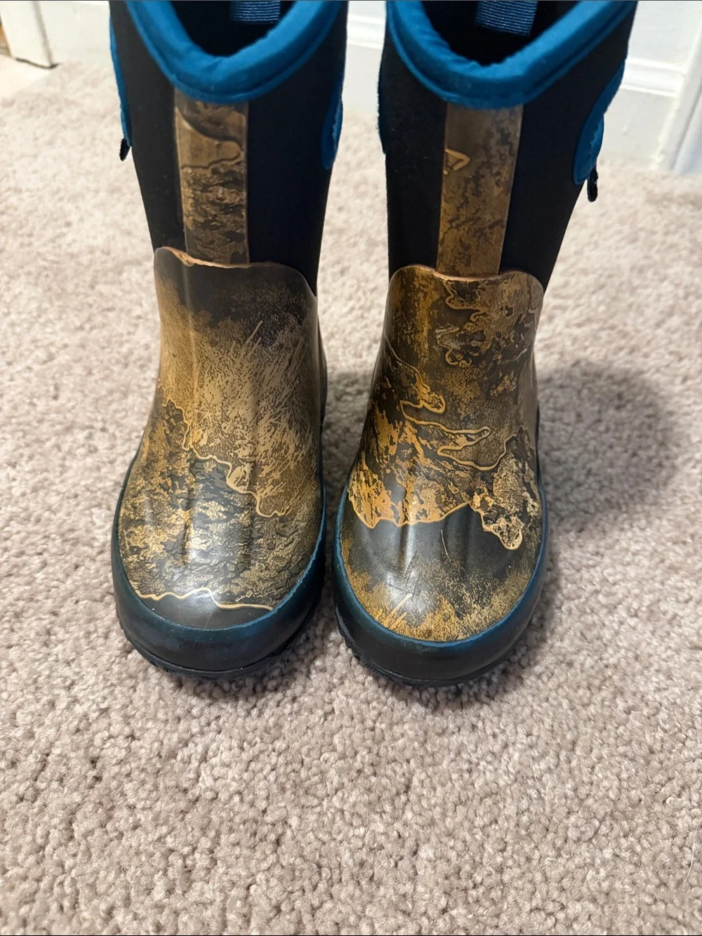 OAKI Kids Black and Blue Waterproof Pull-On Rain Boots with Gold Marble Pattern